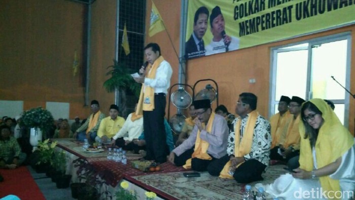 Setya Novanto Temui Guru Mengaji yang akan Diumrahkan Djarot