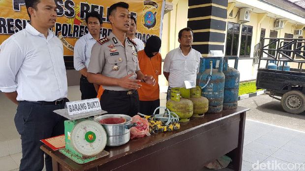 Polisi Gerebek Gudang Pengoplos Tabung Gas di Serdang Bedagai