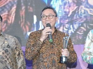 Raih Best Legislator 2017, Ketua MPR: Pemacu Semangat Kami