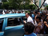 Duet Luhut dan Menhub Jajal Taksi Blue Bird Pakai Aplikasi Go-Jek