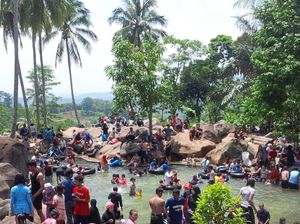 Nggak Bakal Menyesal Wisata Alam di Taman Batu Purwakarta