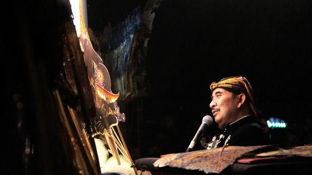 Bupati Tegal Enthus Susmono