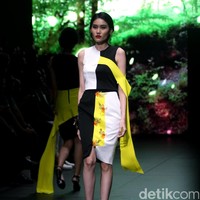 Yosep Sinudarsono mengangkat tema EDEN di Plaza Indonesia Fashion Week 2017. Jakarta. Plaza Indonesia. [Foto: Mohammad Abduh/Wolipop]