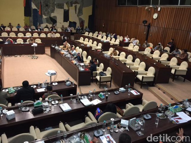 Saat Komisi II Mati-matian Bela Ketua Bawaslu Saat Komisi II Mati-matian Bela Ketua Bawaslu