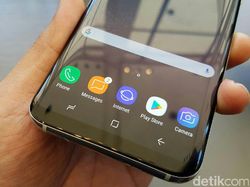 Menggenggam Galaxy S8 di New York