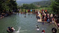 Foto: Pengelola memberi batas kedalaman air sesuai dengan usia pengunjung. Sehingga, wisatawan bisa bermain air sepuasnya (Mukhlis Dinillah/detikTravel)