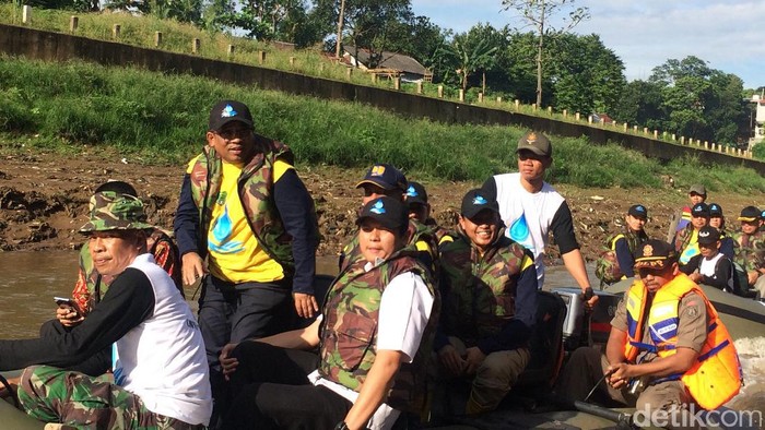 Susuri Ciliwung, Sumarsono: Sudah Bersih tapi Masih Ada Catatan