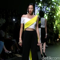 Yosep Sinudarsono mengangkat tema EDEN di Plaza Indonesia Fashion Week 2017. Jakarta. Plaza Indonesia. [Foto: Mohammad Abduh/Wolipop]