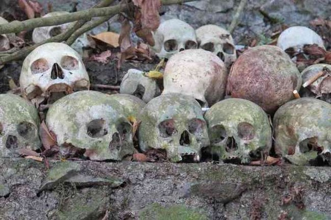 Seram atau Keren? 3 Kuburan Unik di Indonesia