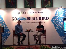 Momen Ketika Go-Jek dan Blue Bird Akur