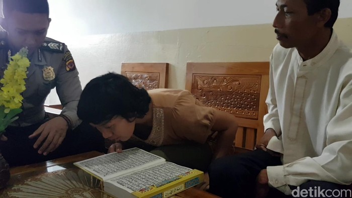 Meski Berkebutuhan Khusus, Devina Sangat Sopan dan Pandai Mengaji