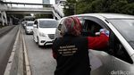 Badut Monas Sosialisasikan Pilgub DKI Putaran Kedua