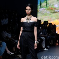Yosep Sinudarsono mengangkat tema EDEN di Plaza Indonesia Fashion Week 2017. Jakarta. Plaza Indonesia. [Foto: Mohammad Abduh/Wolipop]