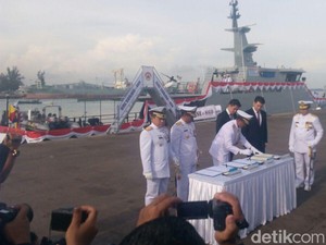 KSAL Resmikan 2 Kapal Perang Karya Anak Bangsa di Batam
