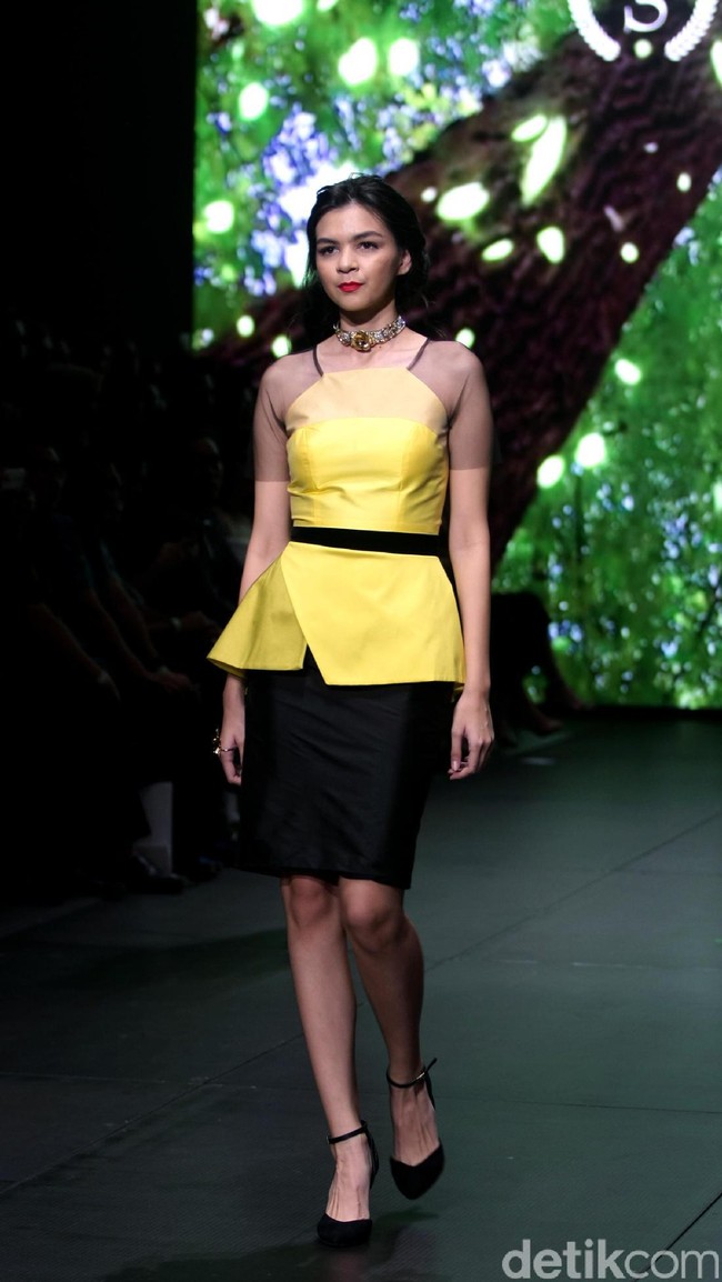 Yosep Sinudarsono mengangkat tema EDEN di Plaza Indonesia Fashion Week 2017. Jakarta. Plaza Indonesia. [Foto: Mohammad Abduh/Wolipop]