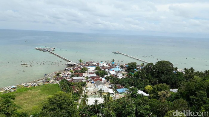 Sudah Ada Listrik, Anak-Anak Desa Tengah Laut Ini Tak Lagi Kesulitan Belajar