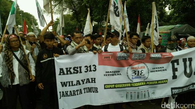 Aksi 313, Massa Makin Ramai Datangi Masjid Istiqlal