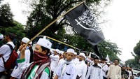 Saat ini terjadi kepadatan kendaran di sejumlah ruas jalan, imbas dari dilakukannya pengalihan arus lalin yang dilewati para demonstran. Namun kondisi arus lalin masih normal.