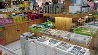 Foto:  Kalau kehabisan won di sini tak perlu bingung. Saat berbelanja, transaksinya bisa menggunakan rupiah serta USD (Kurnia/detikTravel)