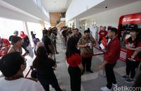 Datang Telat, iPhone 7 Tetap Disambut Meriah