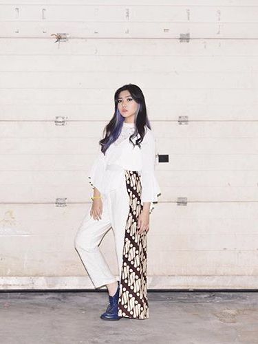 Gaya Raisa vs. Isyana, Siapa yang Paling Memukau? 