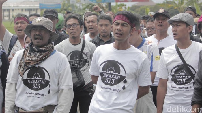 Ratusan Korban Banjir Kabupaten Bandung Gelar Aksi 313