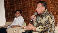 Miing juga mengatakan banyak dari kalangan artis yang rusak karirnya karena memakai narkoba.