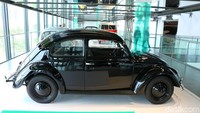 Pada 1930-an, Ferdinand Porsche dikontrak oleh Asosiasi Industri Otomotif Jerman untuk mengembangkan mobil rakyat. Pada 1936, mobil pertama untuk pengujian dibuat. Kemudian di 1937, dibuat 30 prototipe (V30) untuk pengujian endurance.