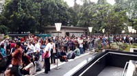 Antrean membludak hingga halaman Kantor Pajak Pusat atau Direktorat Jenderal Pajak