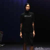 Koleksi Stellarissa di Plaza Indonesia Fashion Week 2017. Jakarta. Plaza Indonesia. [Foto: Mohammad Abduh/Wolipop]