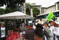 Massa Aksi 313 Terus Berdatangan, Lalin Depan Istiqlal Macet