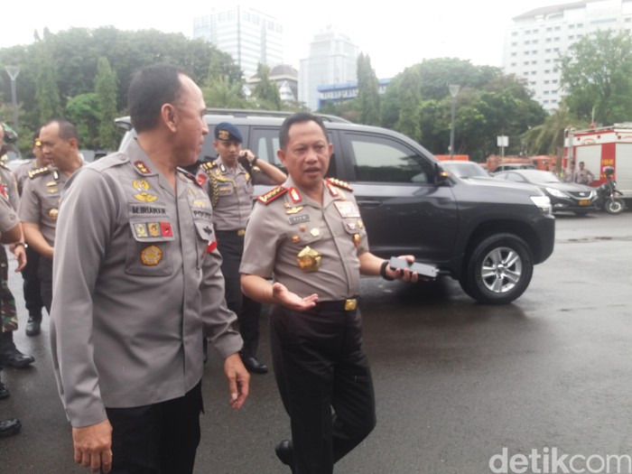 Kapolri, Kapolda dan Pangdam Jaya Cek Pencoblosan di TPS