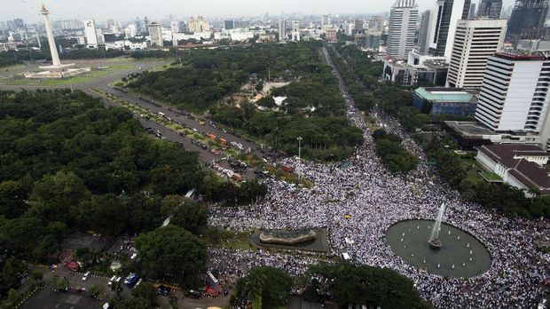 Salah satu rangkaian Aksi Bela Islam yang meminta pencopotan Ahok dari kursi GUbernur DKI, di Bundaran Patung Kuda, Jakarta, Jumat (31/3/2017). 