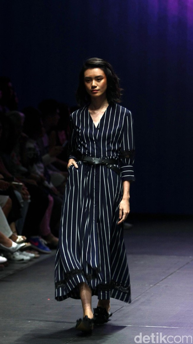 Koleksi Stellarissa di Plaza Indonesia Fashion Week 2017. Jakarta. Plaza Indonesia. [Foto: Mohammad Abduh/Wolipop]