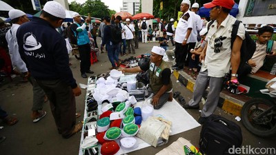 PKL Raup Rezeki di Aksi 313