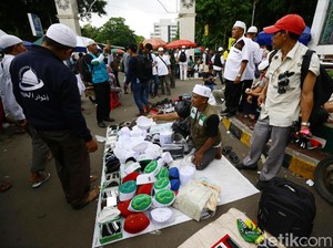 Curhat PKL Mencari Rezeki di Tengah Aksi Damai 313
