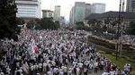 Massa Aksi 313 Menyemut di Patung Kuda