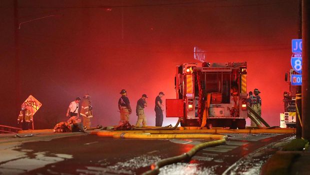 Jalan Layang di Atlanta AS Ambruk Akibat Kebakaran