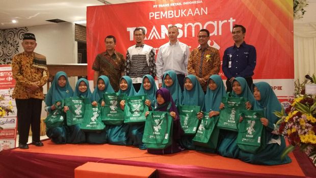 Transmart Carrefour Maguwo Serap 70 % Tenaga Kerja Warga Yogya