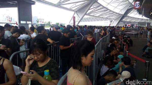 Yuk! Antre Sebelum Nonton Coldplay Yuk! Antre Sebelum Nonton Coldplay