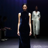Koleksi Stellarissa di Plaza Indonesia Fashion Week 2017. Jakarta. Plaza Indonesia. [Foto: Mohammad Abduh/Wolipop]