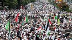 Massa Aksi 313 Menyemut di Patung Kuda