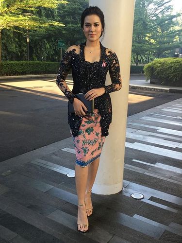 Gaya Raisa vs. Isyana, Siapa yang Paling Memukau? 