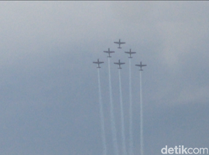 Tim Aerobatik Jupiter Gelar Latihan Jelang HUT TNI AU