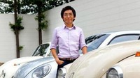 Chris Lesmana merancang Beetle ini bersama desainer eksterior Frank Bruse. (Dok VW).