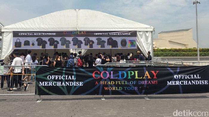 Bule Jadi Calo Tiket di Konser Coldplay Singapura