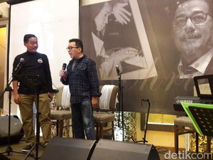 Eks Menteri Agraria Ferry Mursyidan Luncurkan Buku 10 Tahun Chrisye