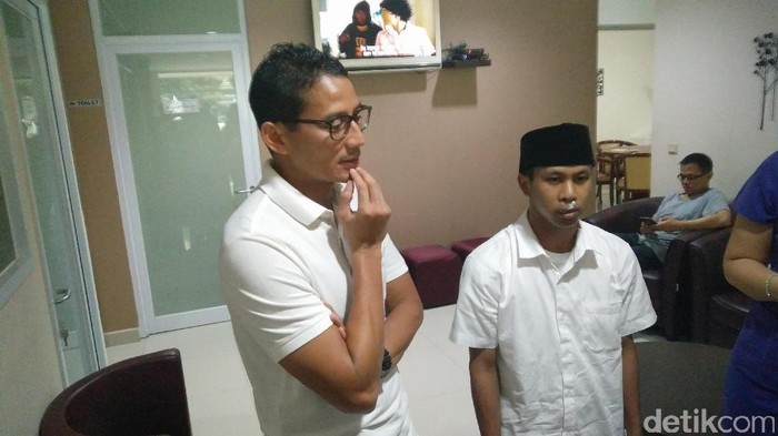 Sandiaga Antar Relawan Operasi Bibir Sumbing ke Dokter Mitra OK OCE