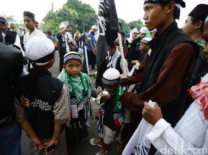 Massa 313 Mulai Bergerak, Polisi Atur Lalu Lintas