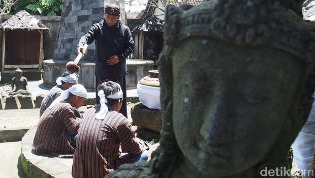 Ritual Ngangsu Banyu, Solidaritas untuk Yu Patmi Kendeng